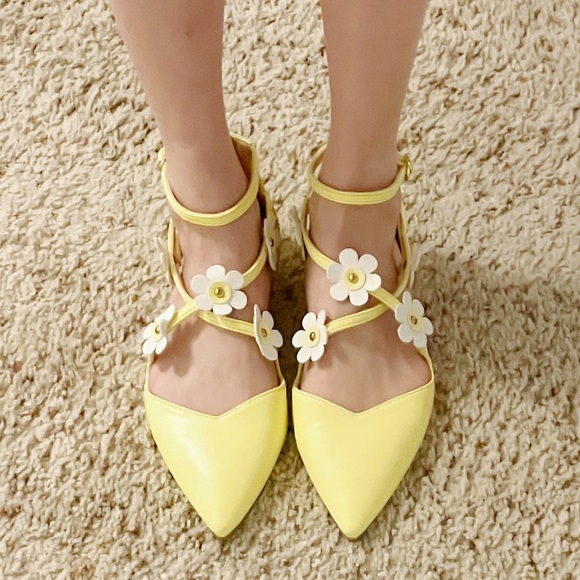 Asos Design Yellow Faux Leather Lydia Pointed Ballet Flats with White Flowers - Picture 3 of 7